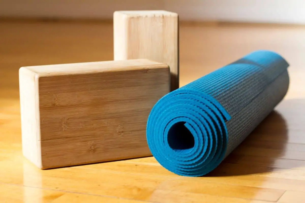 9 Great Alternatives to Yoga Blocks (That Actually Work)